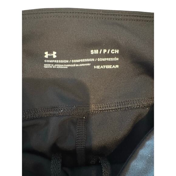 Under Armour HeatGear Black Capri Women’s Athletic Workout Leggings Small - Picture 4 of 8